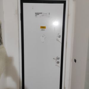 Esempio dalla galleria fotografica di DTEK DI DARIO D’ELIA: Posa di porta blindata e porte interne a Turriaco