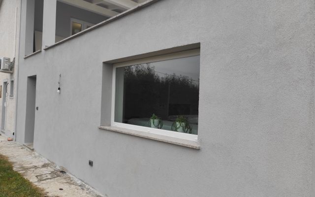 Esempio dalla galleria fotografica di DTEK DI DARIO D’ELIA: Fornitura e posa di porte interne e serramenti, cantiere di Polazzo Redipuglia