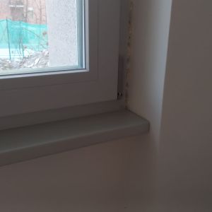 Esempio dalla galleria fotografica di DTEK DI DARIO D’ELIA: Posa di monoblocco con zanzariere tapparelle cassonetti tutto motorizzato, cantiere di Trieste